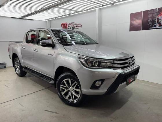 TOYOTA HILUX 2.8 SRX 4X4 CD 16V DIESEL 4P AUTOMÁTICO